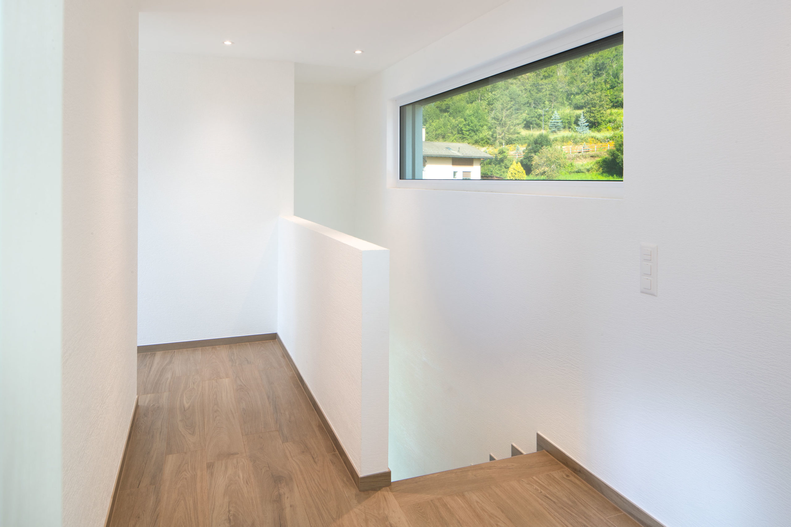 qcqicaqqgw__corridor-a-etage-3