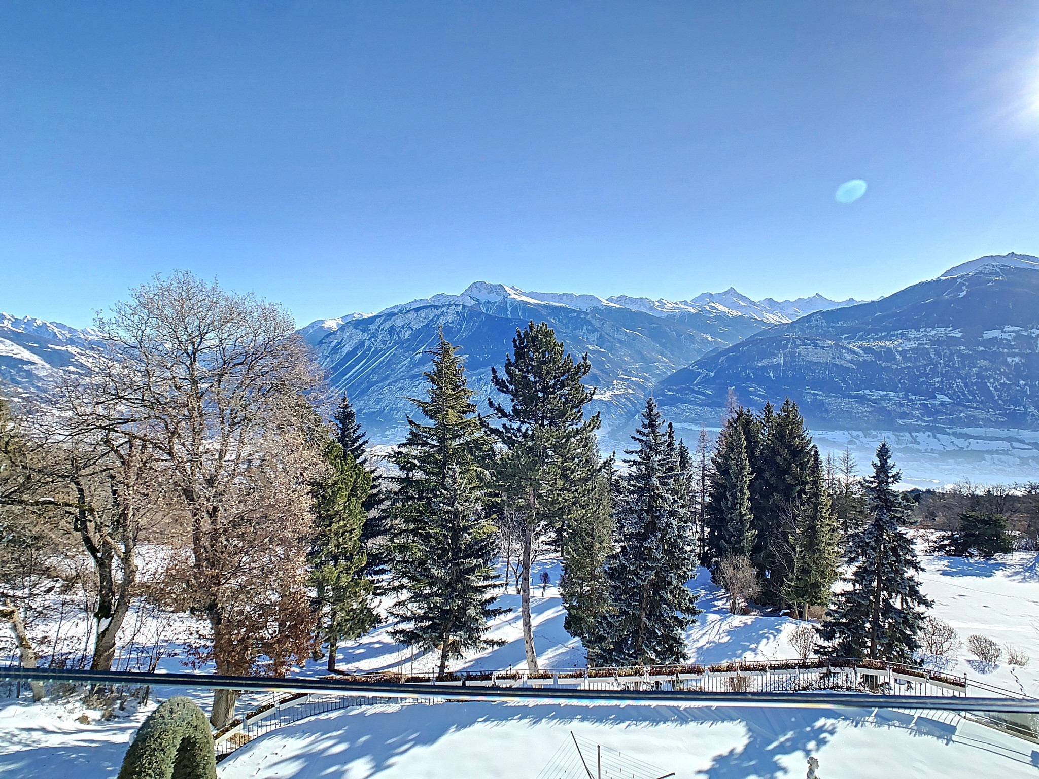 dpjmrhcbiu__vue_terrasse_-_p__hindemith
