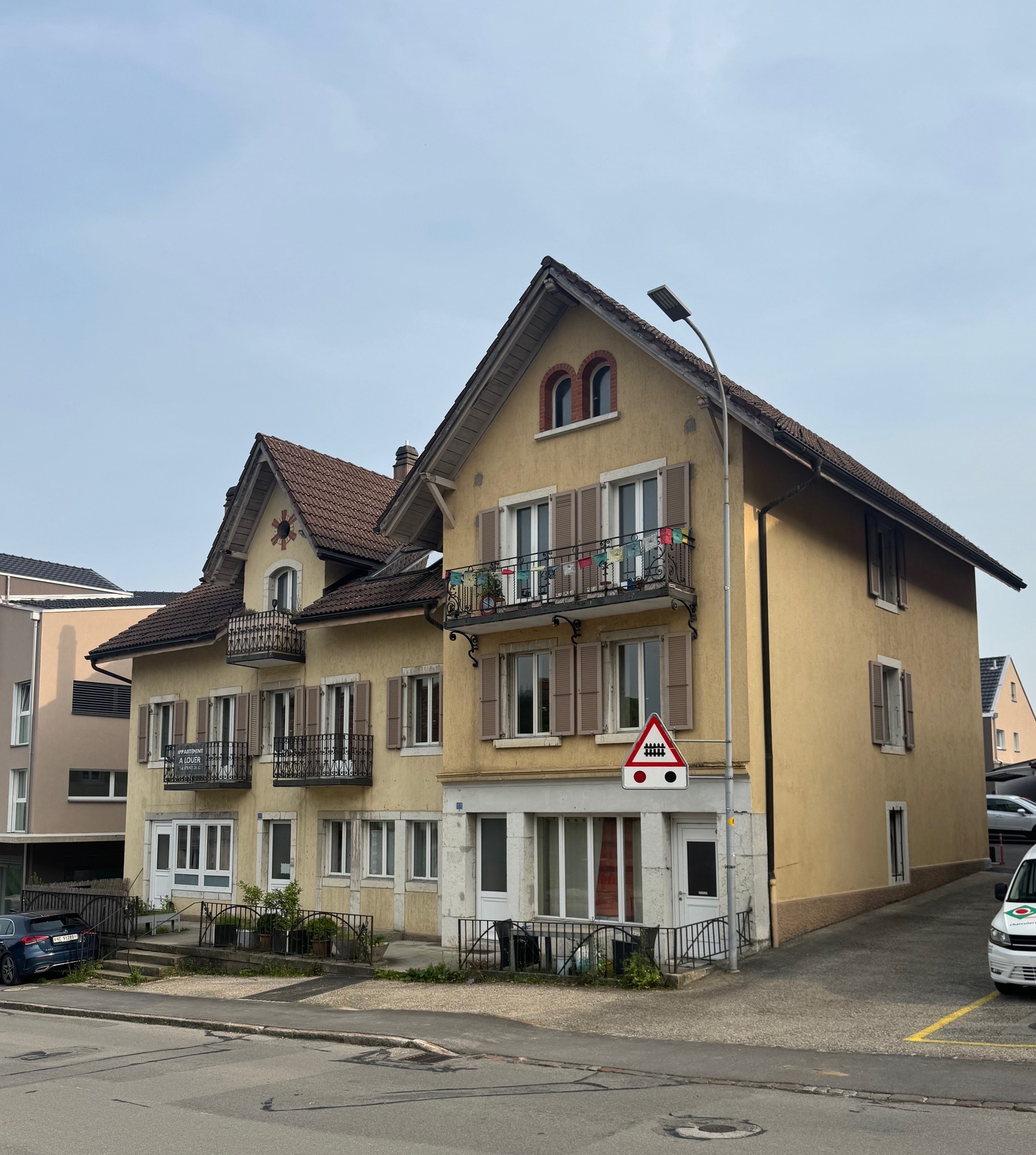 Charmant immeuble de rendement - Photo de présentation