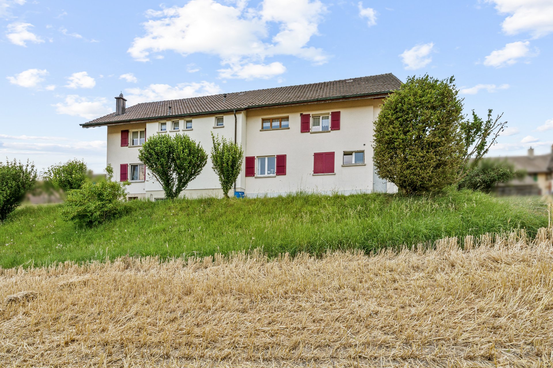 Cadre bucolique, vue panoramique et fort potentiel à Misery-Courtion (FR) - Photo de présentation