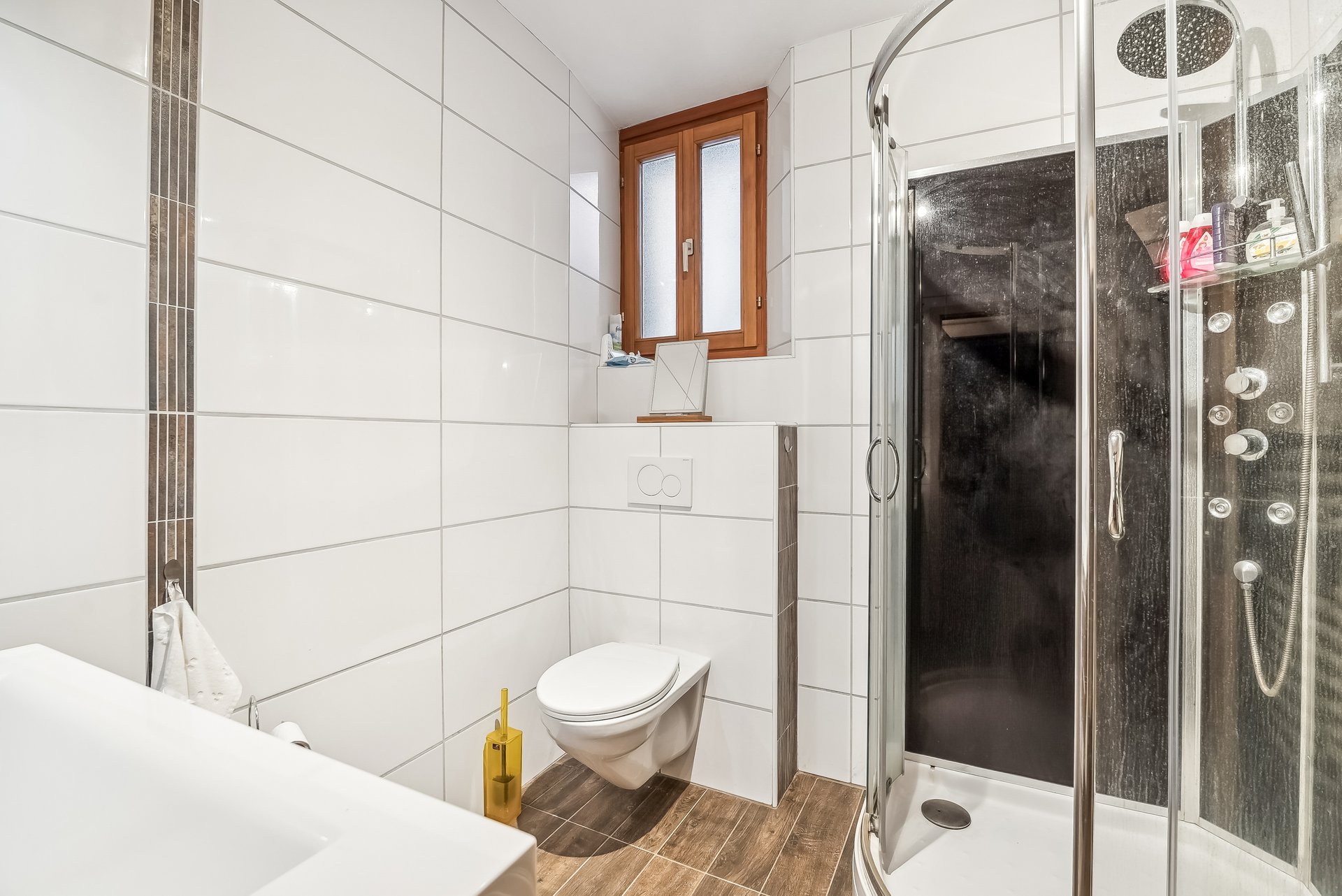 backbone_586666-a_022_web_2025-11-28-163234