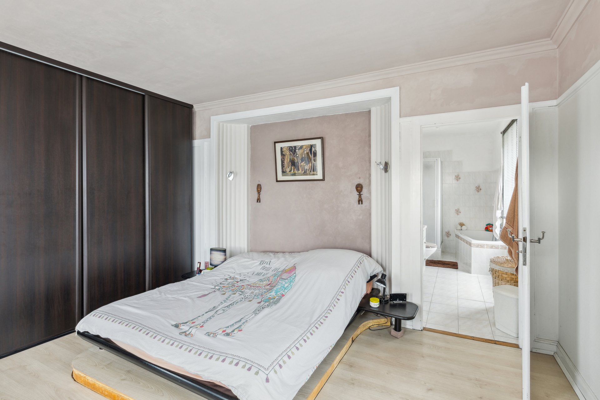 twsmhbgiun__backbone_150549_019_web