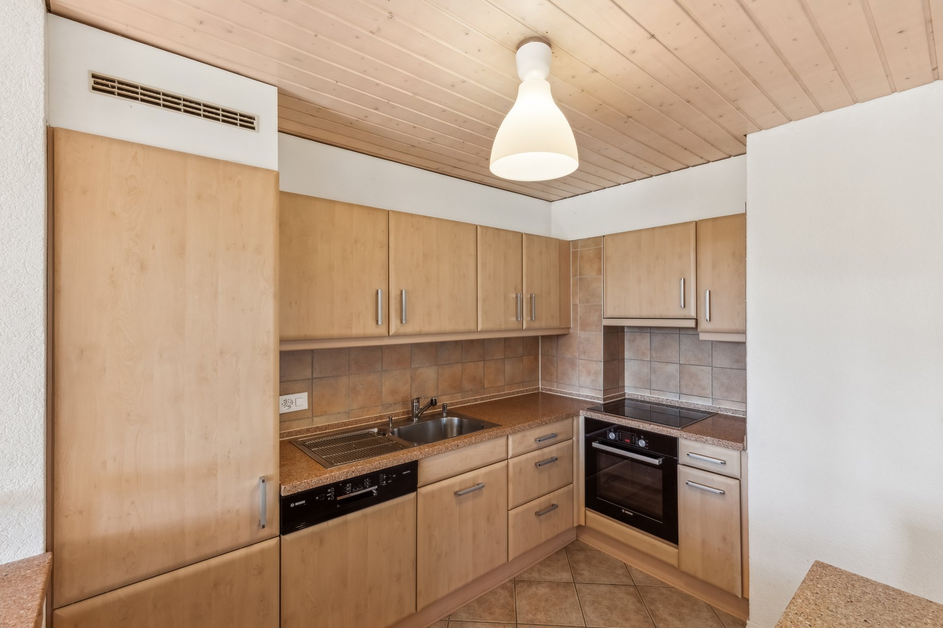 backbone_568918-a_012_web_2025-09-09-073818