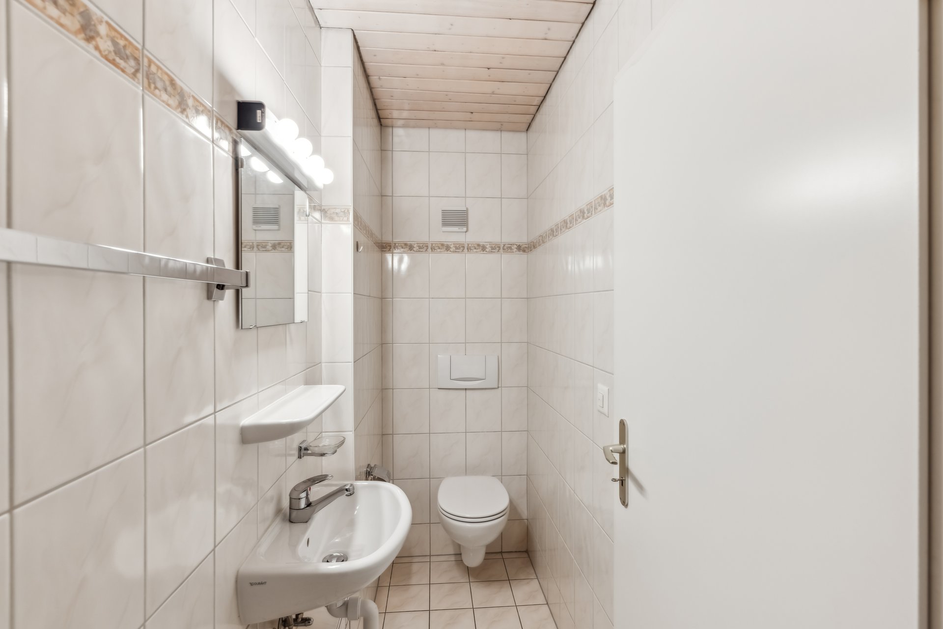 backbone_568918-a_021_web_2025-09-09-073818