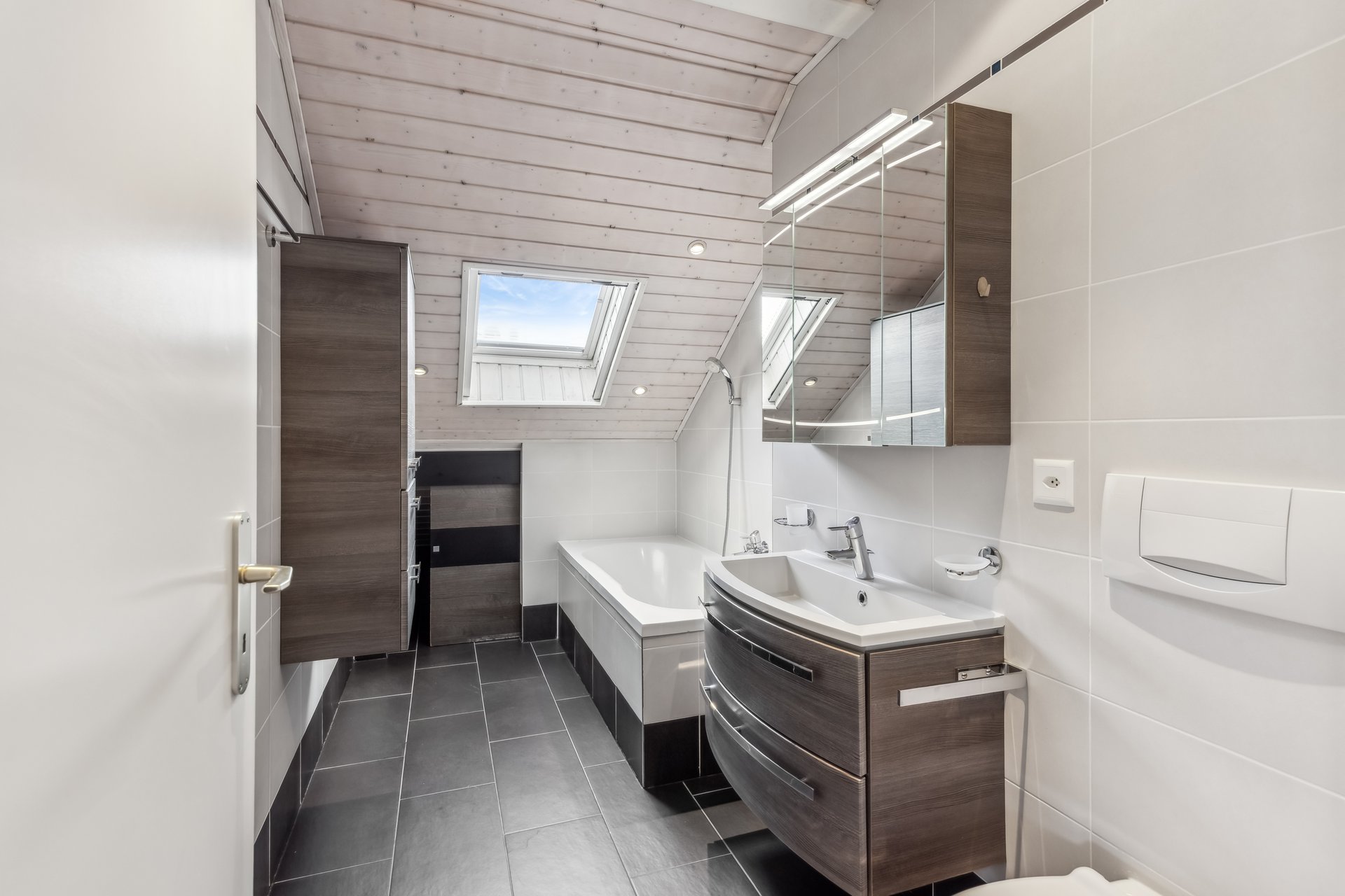 backbone_568918-a_028_web_2025-09-09-073818