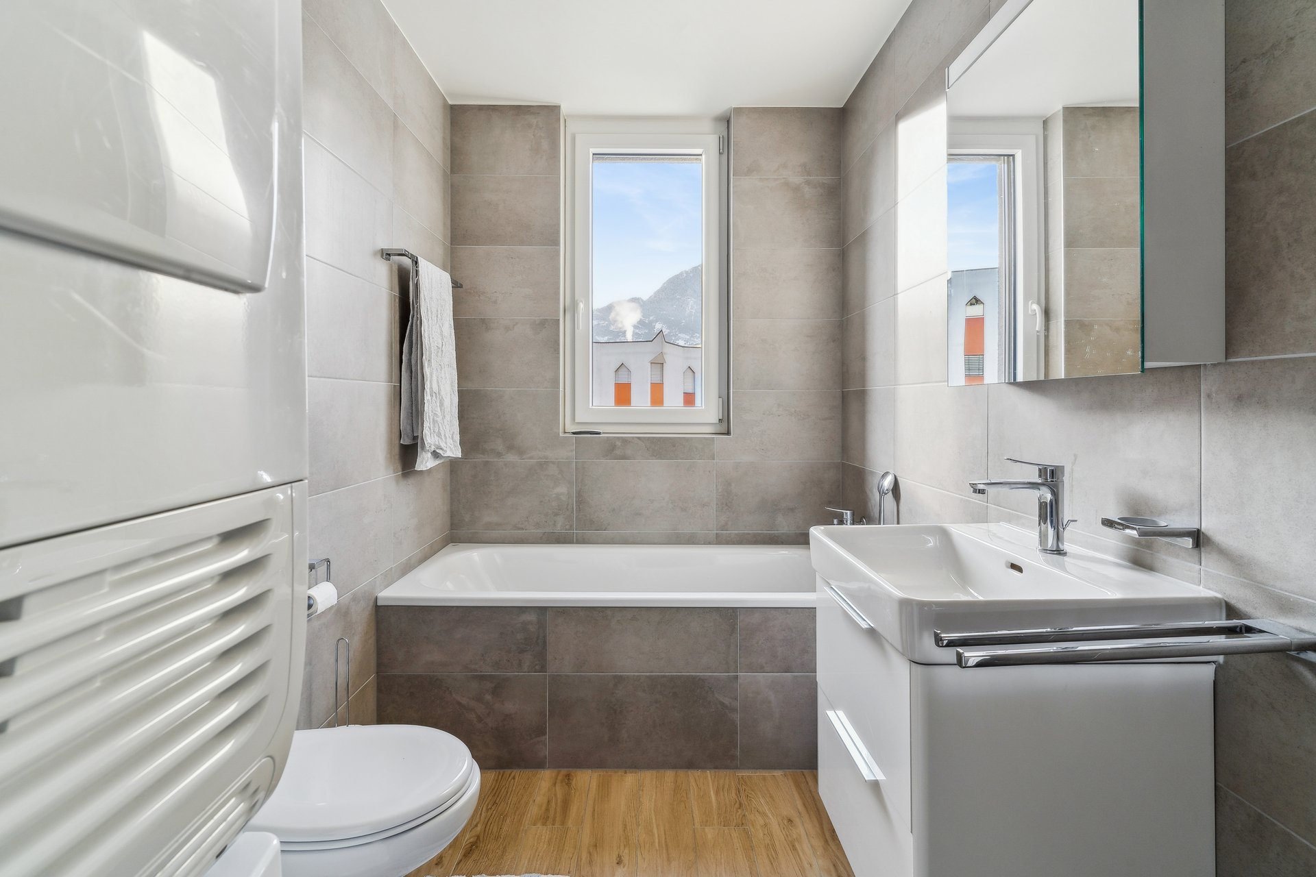 backbone_585403-a_016_web_2025-12-01-164117