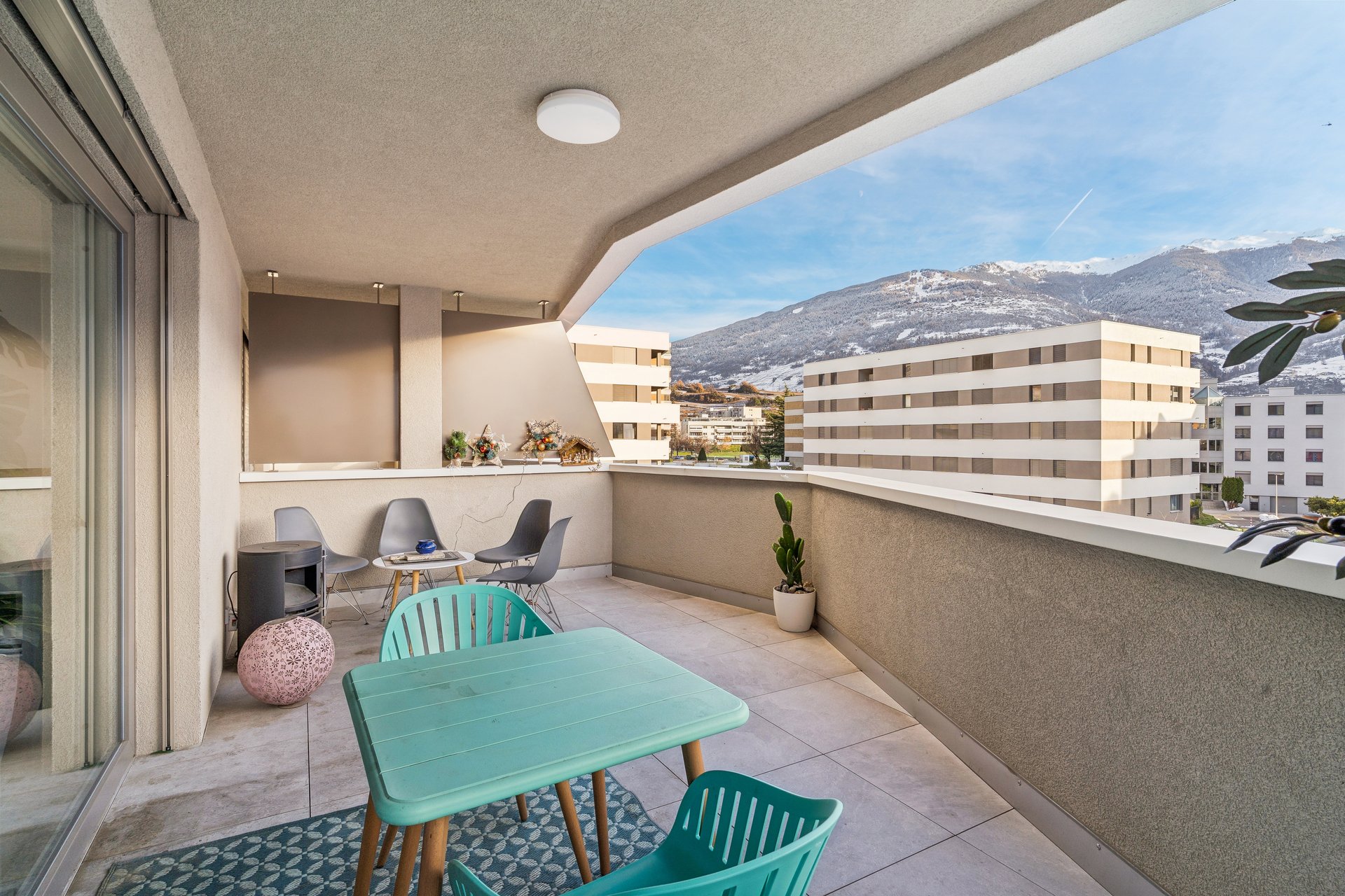 backbone_585403-a_028_web_2025-12-01-164117