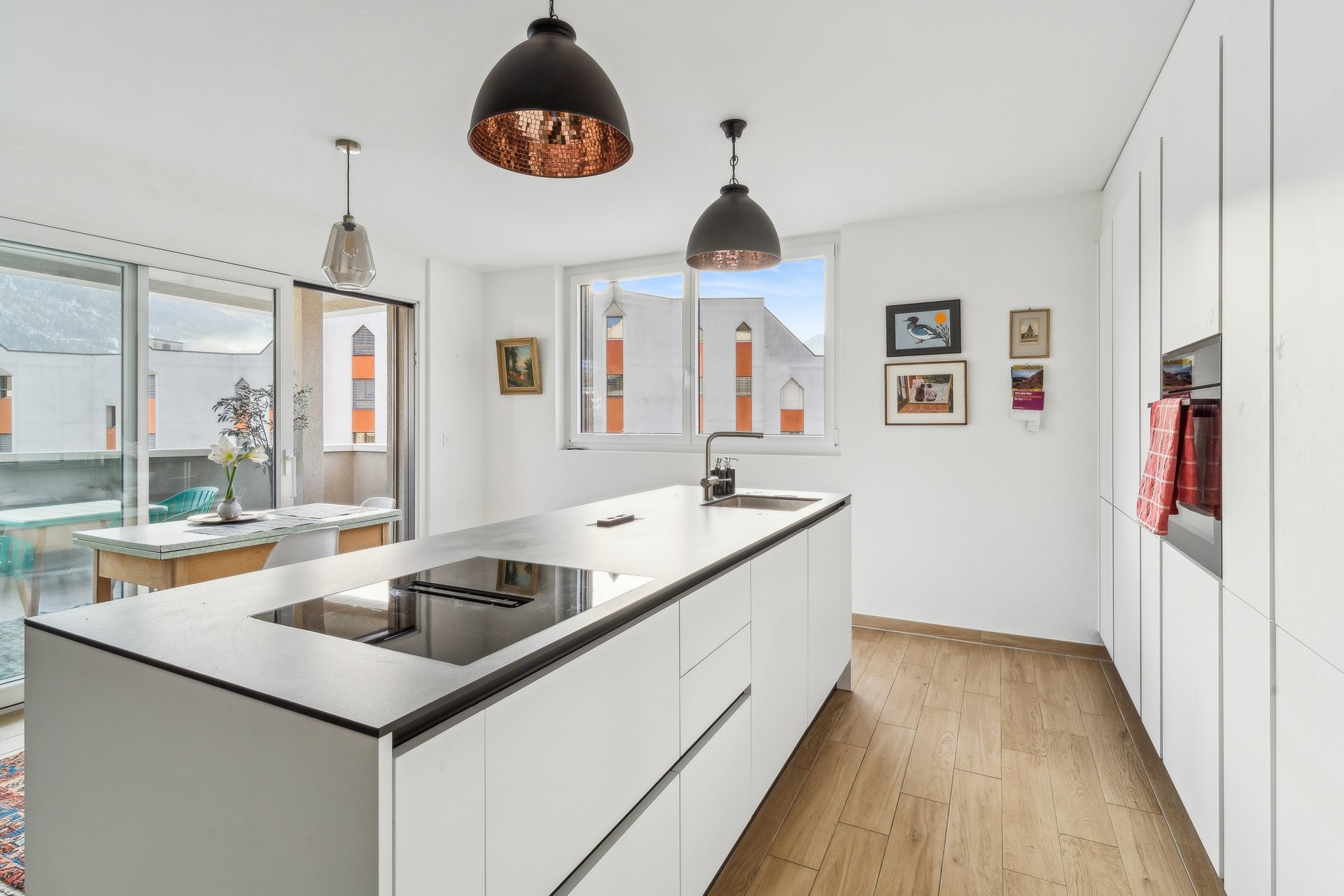 backbone_585403-a_037_web_2025-12-01-164117