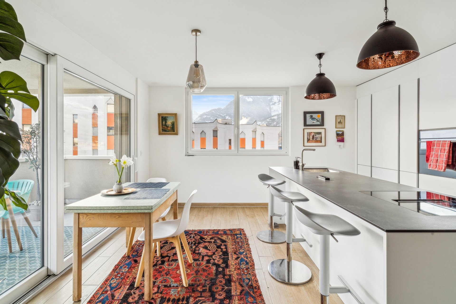 backbone_585403-a_040_web_2025-12-01-164117