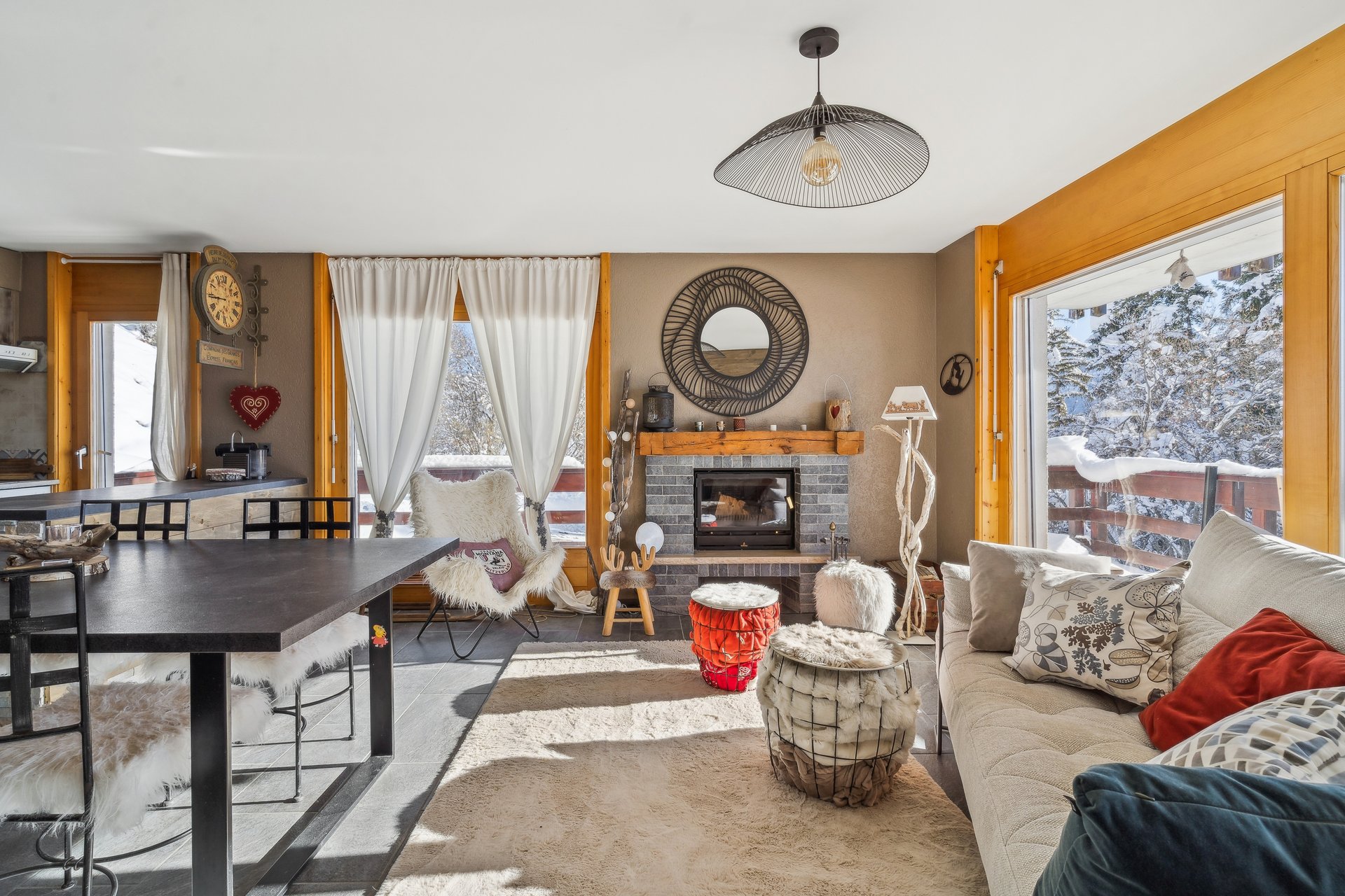 backbone_585628-a_010_web_2025-12-01-163657