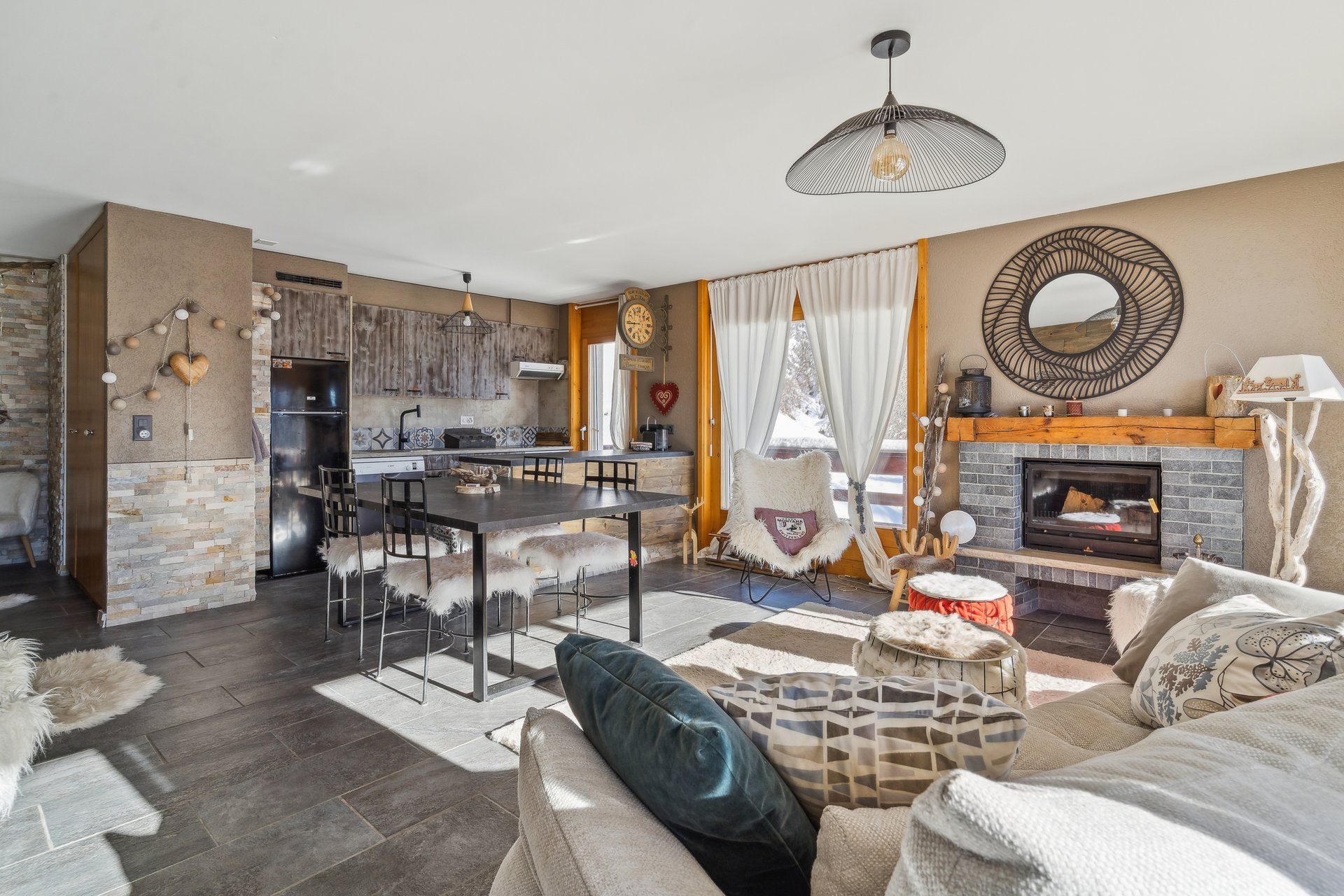 backbone_585628-a_013_web_2025-12-01-163657