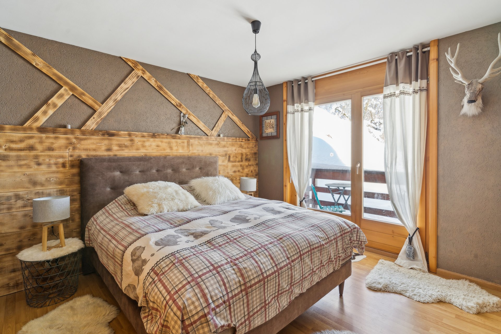 backbone_585628-a_025_web_2025-12-01-163657