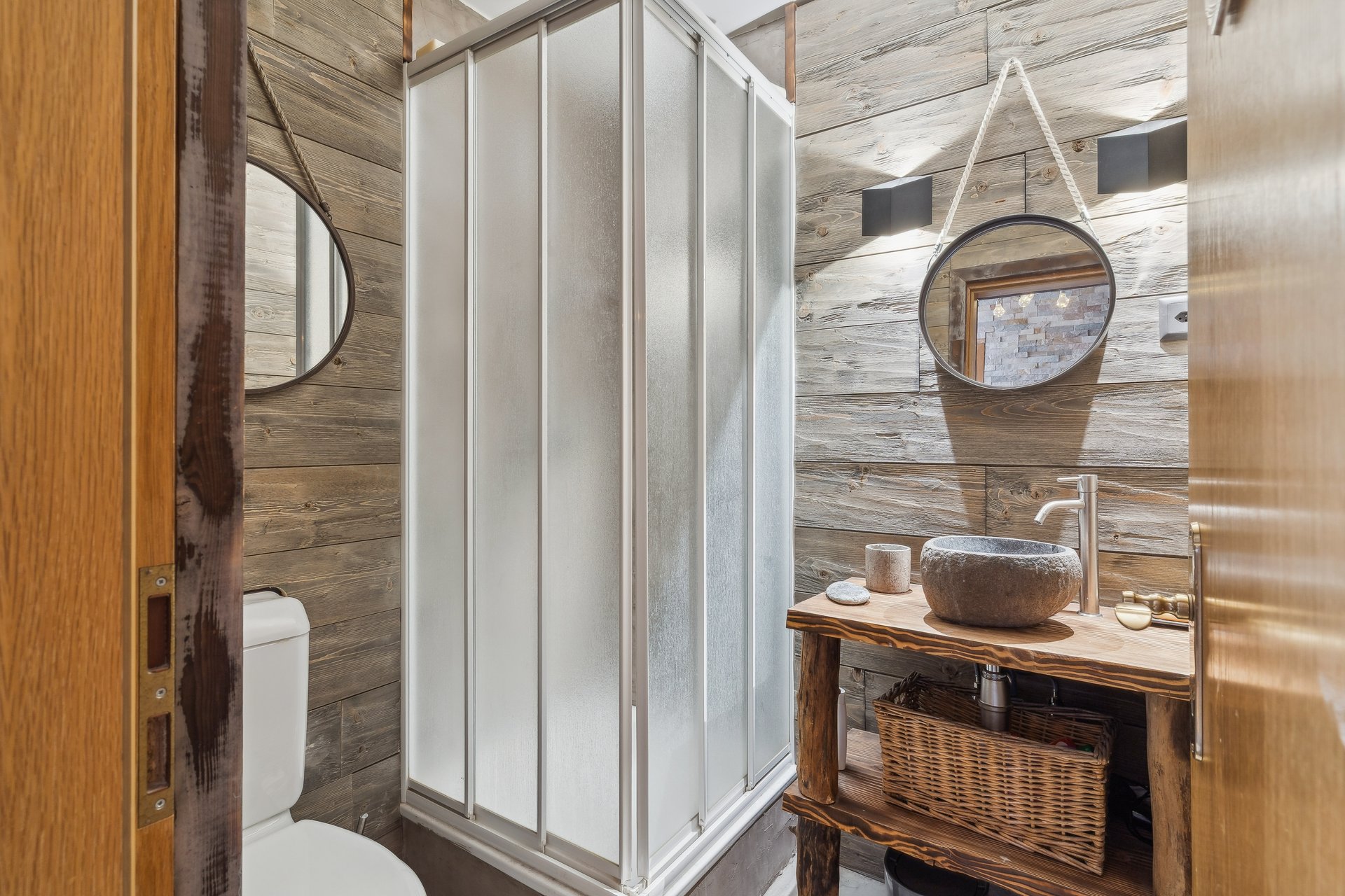 backbone_585628-a_031_web_2025-12-01-163657