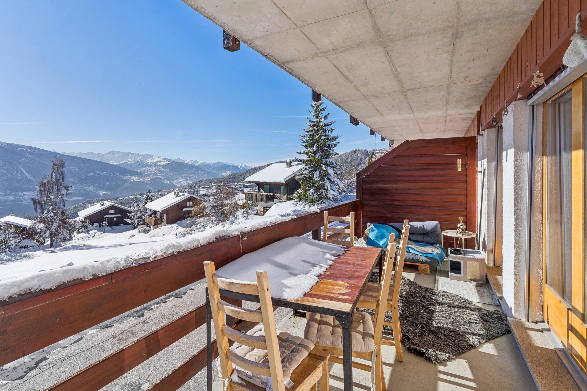 backbone_585628-a_040_web_2025-12-01-163657