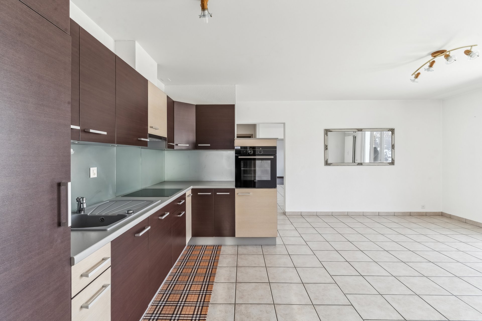 backbone_586662-a_019_web_2025-12-01-164534