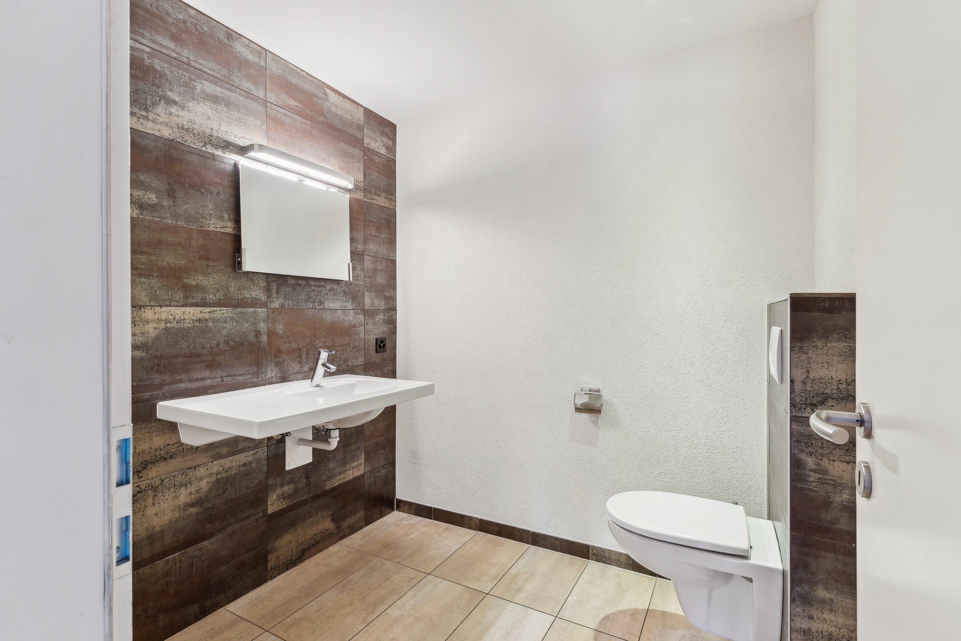 backbone_590243-a_004_web_2025-12-20-171009