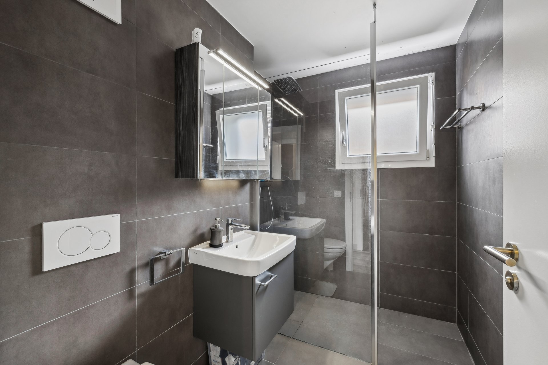 backbone_590245-a_004_web_2025-12-19-125850