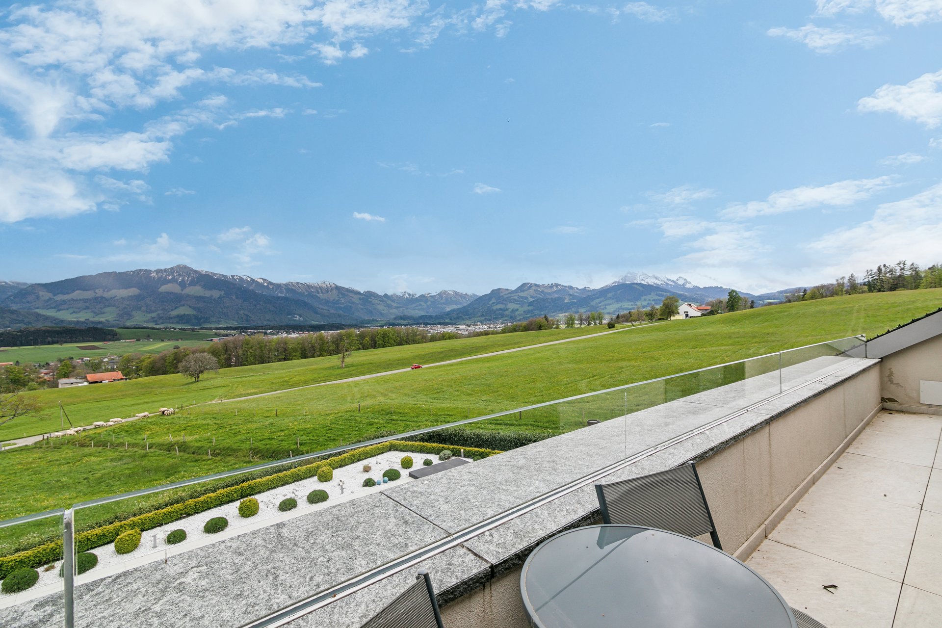 jgagdptuwc__backbone_502236-a_019_web