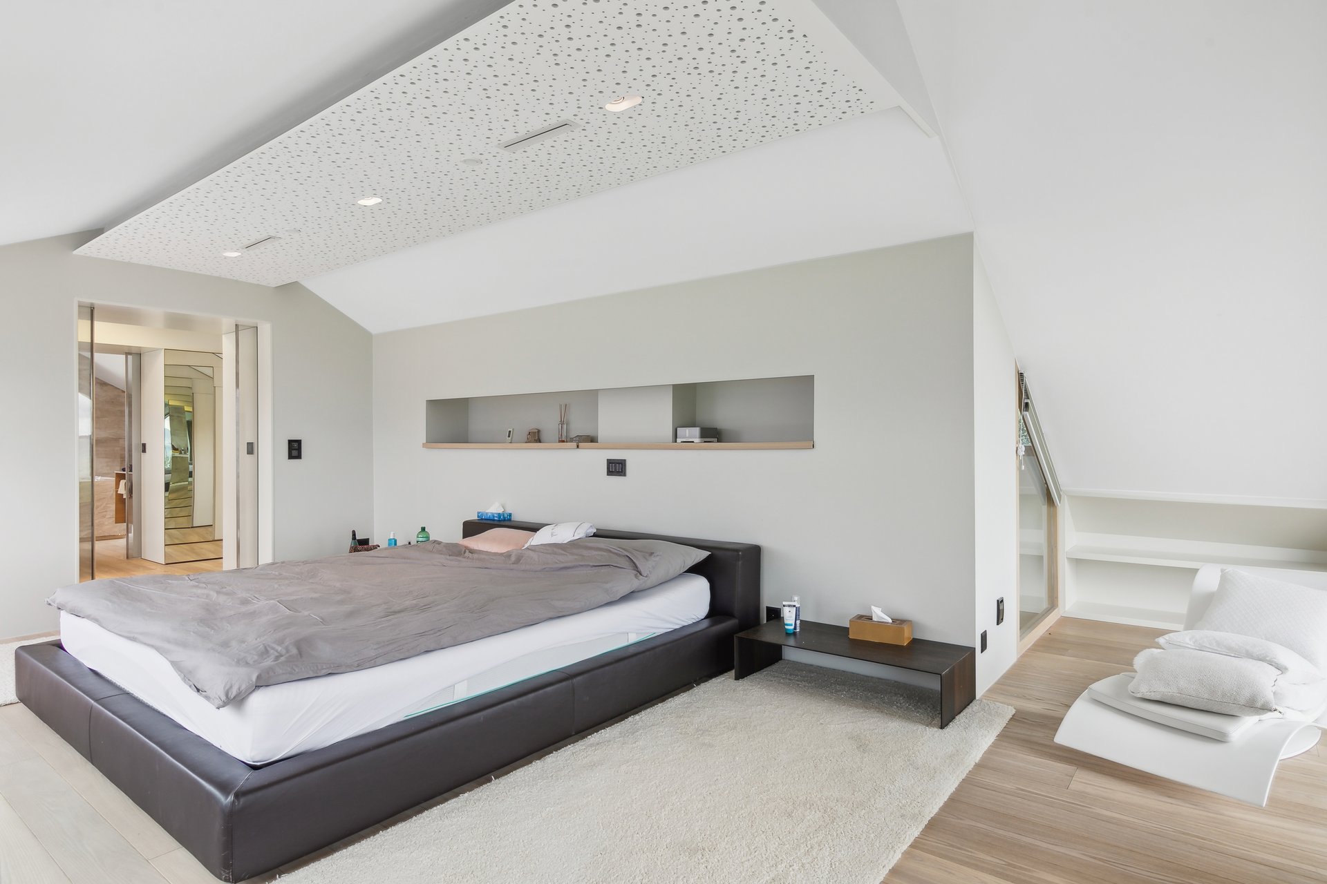 otjhpcjojf__backbone_502236-a_016_web