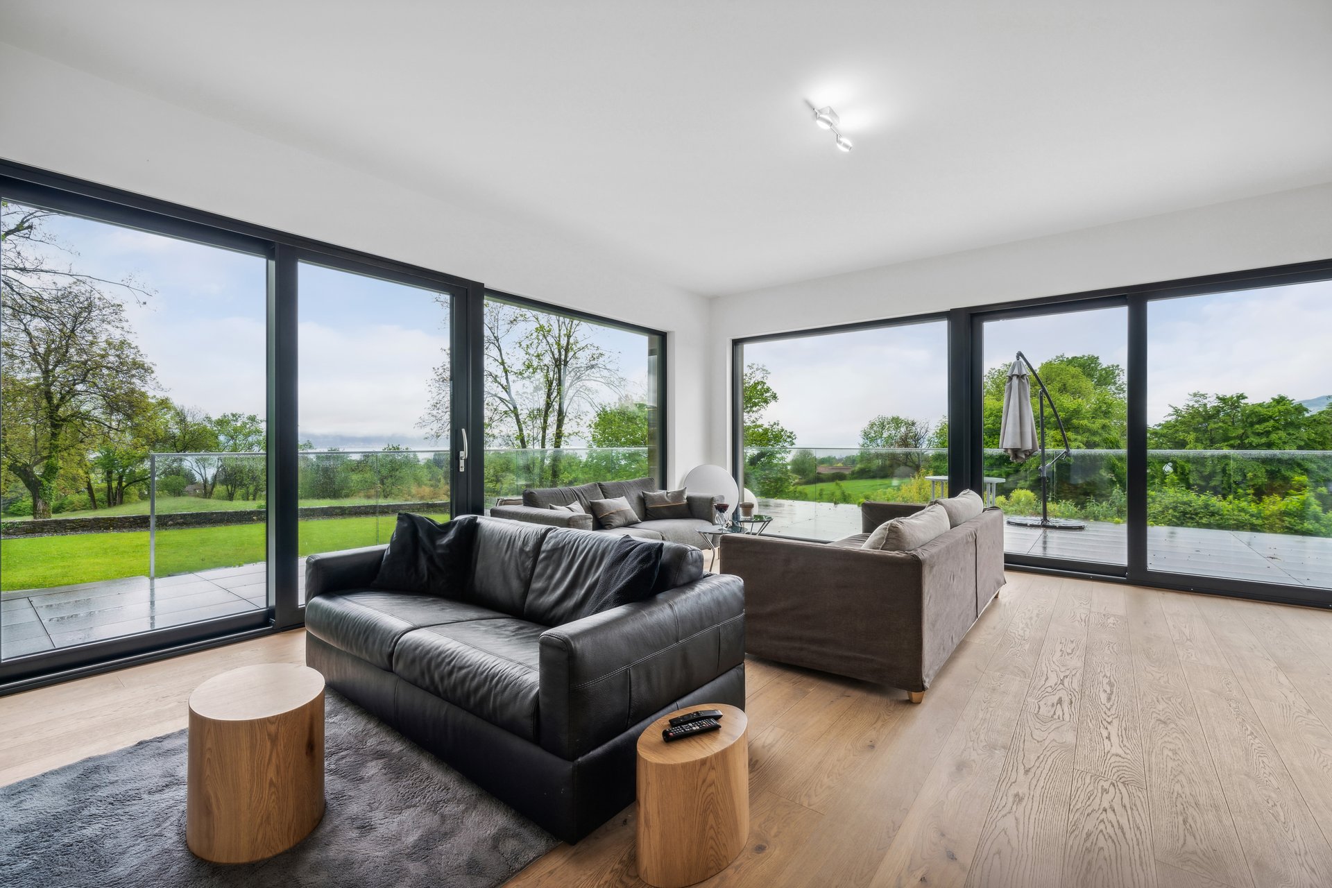 zhwhxmgyqq__backbone_502636-a_126_web