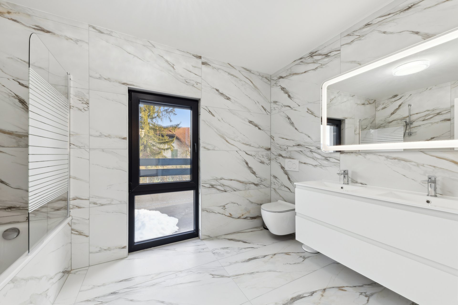 595654-A-backbonephoto-019