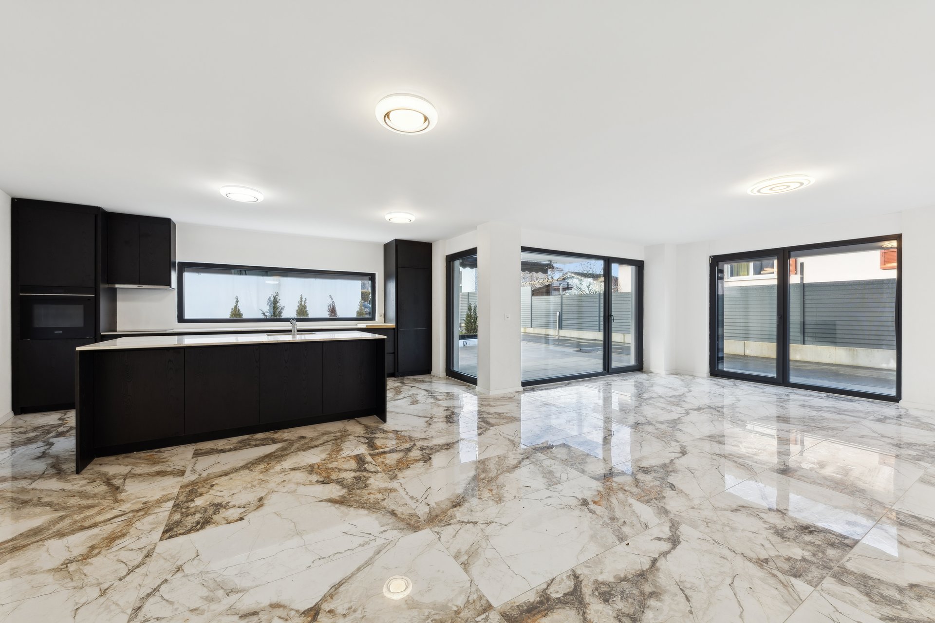 595654-A-backbonephoto-028