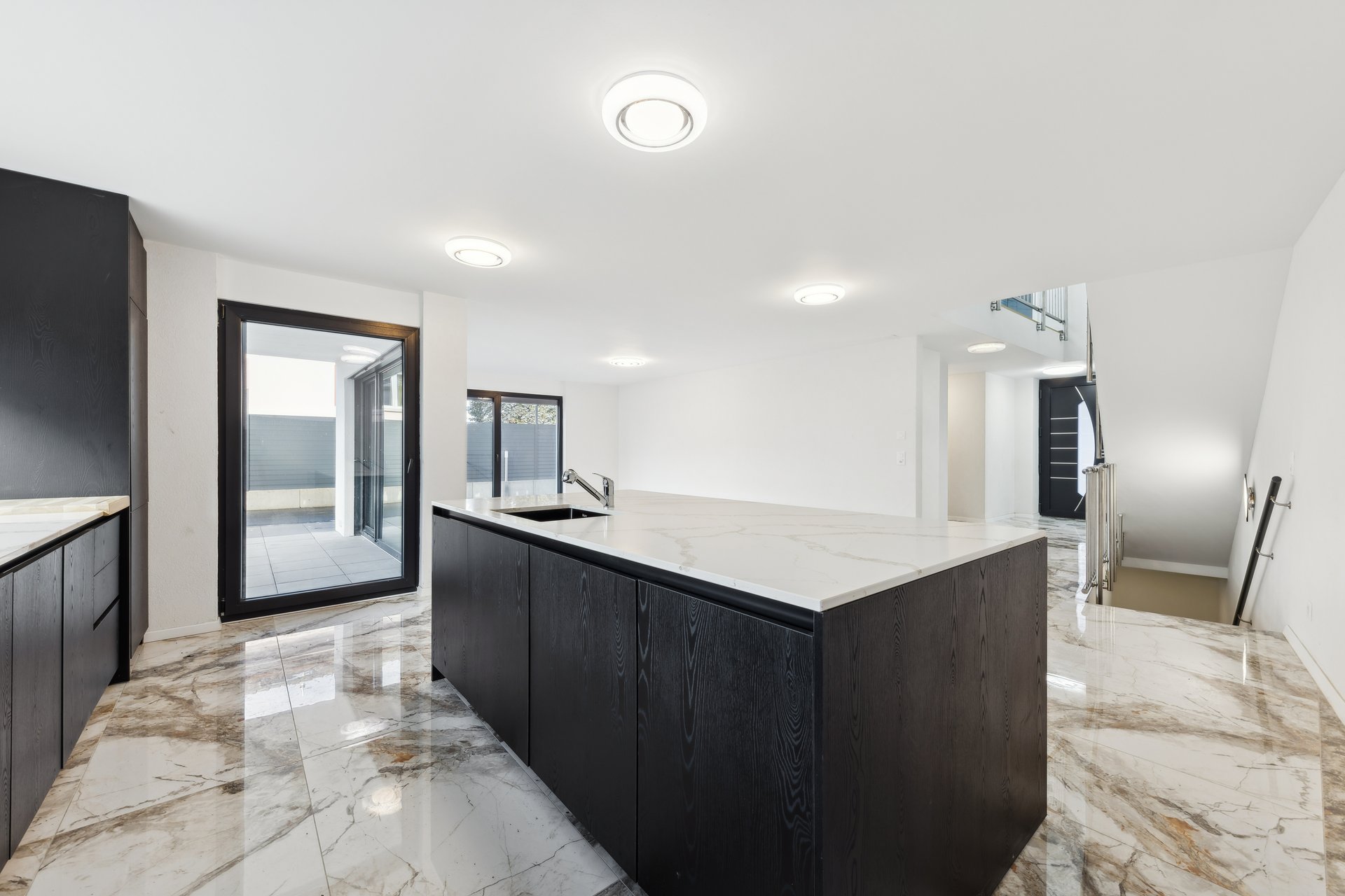 595654-A-backbonephoto-031