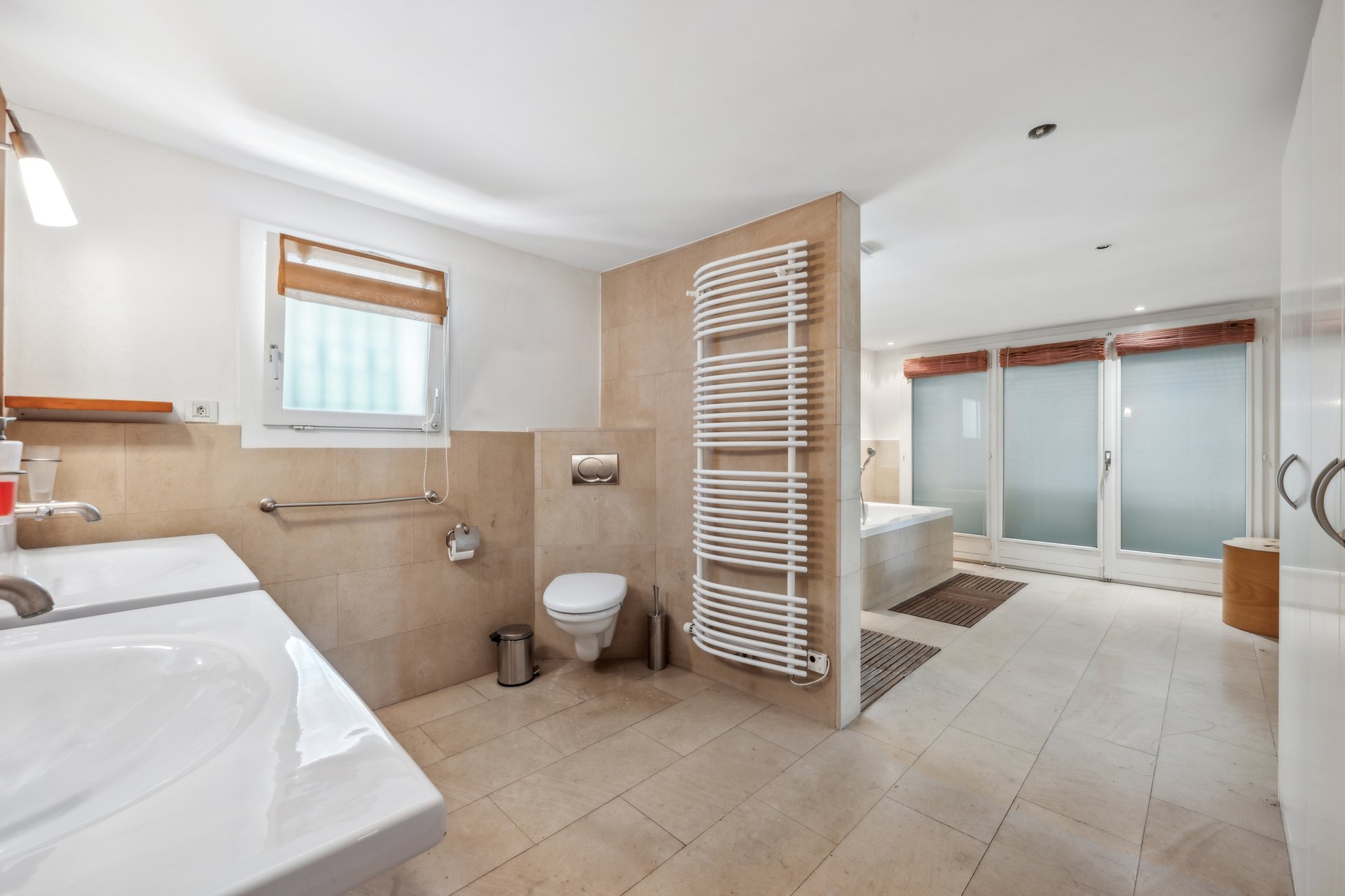 backbone_559425-a_022_web_2025-07-21-140739