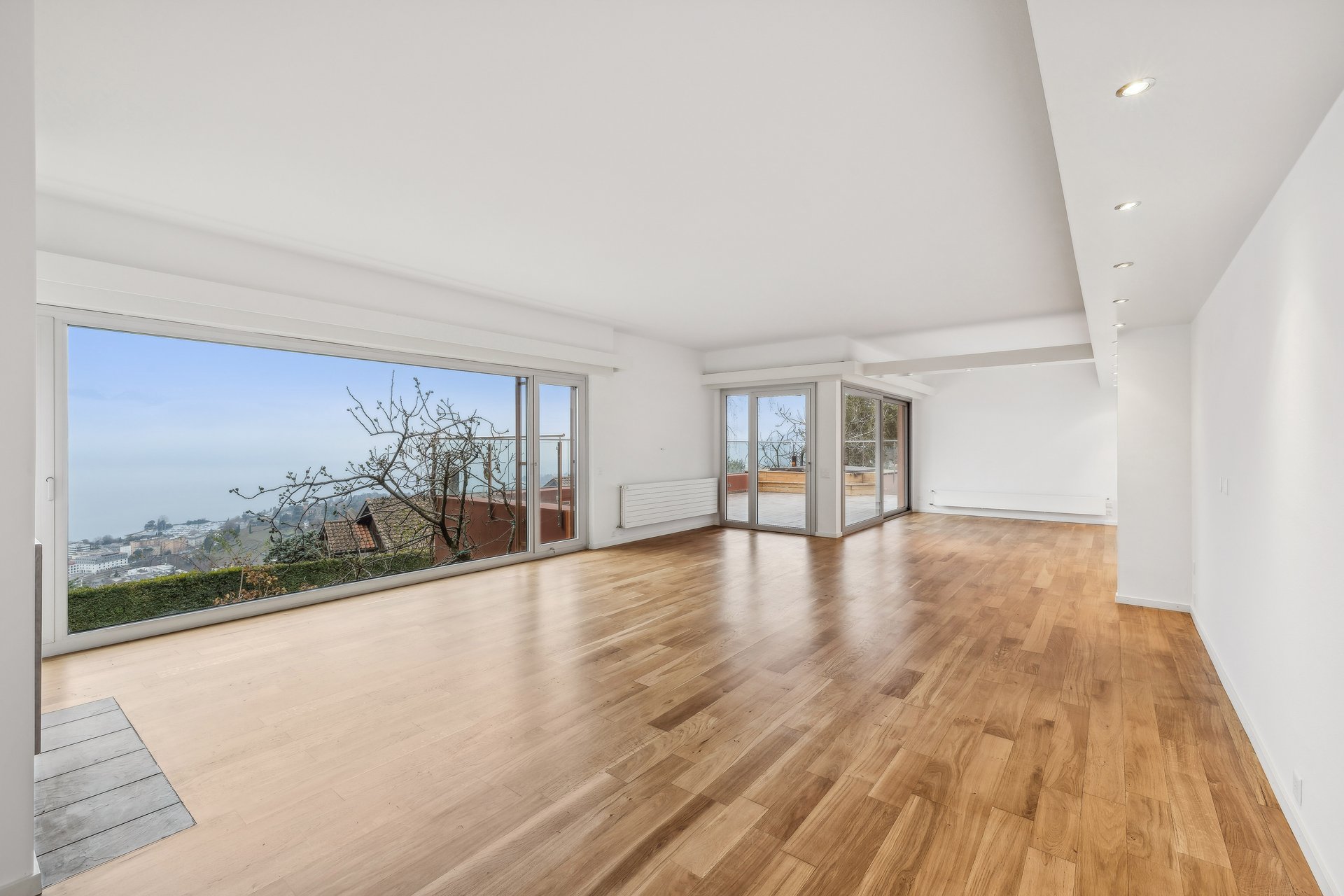 Property Photo - Charme et confort à Chernex : Panorama unique et espaces généreux