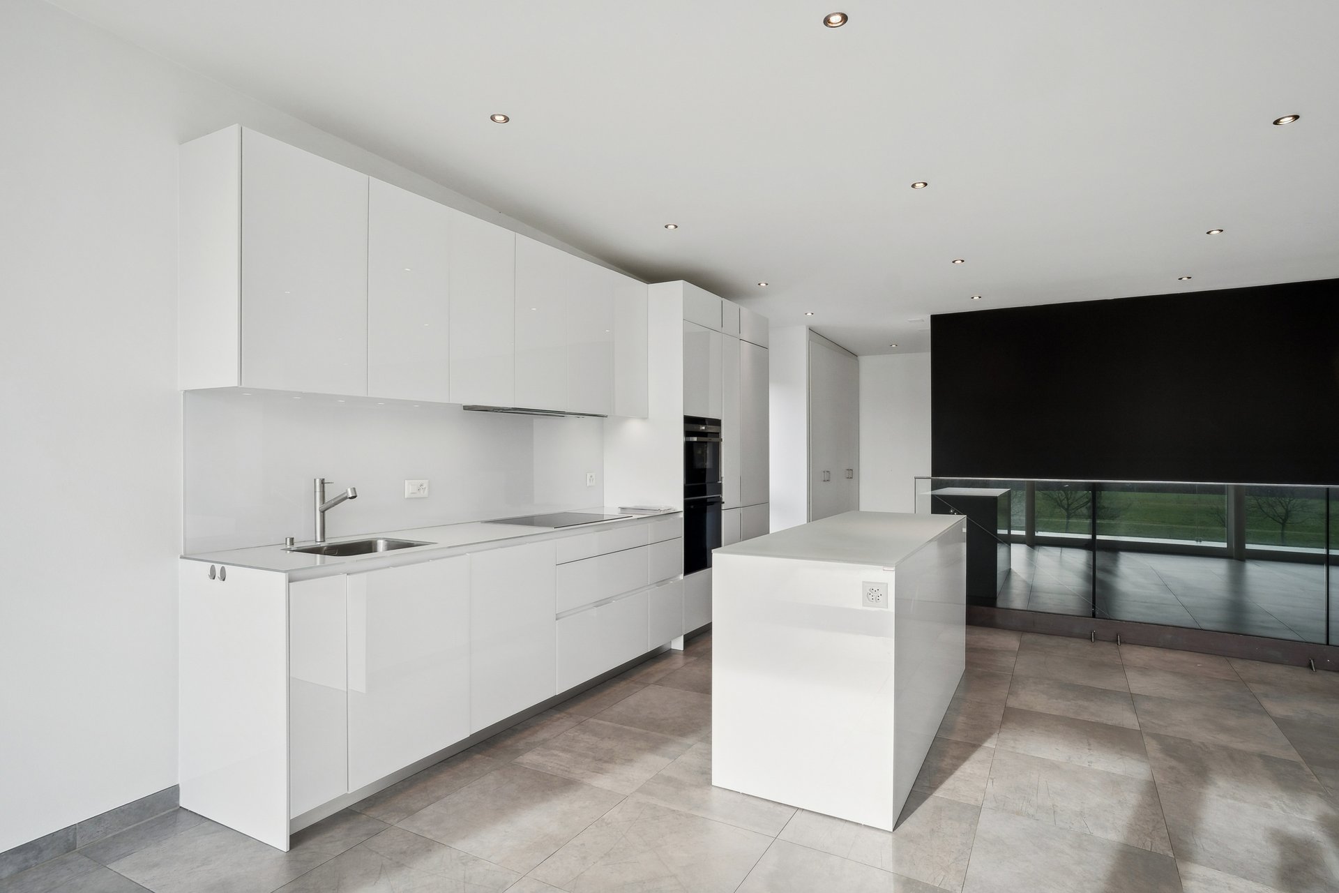 backbone_592166-A_042_WEB