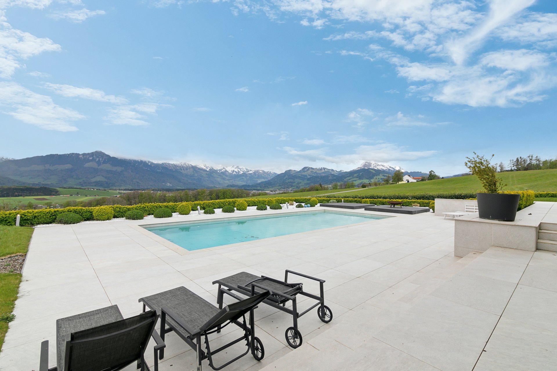 hznnxplnov__backbone_502236-a_154_web