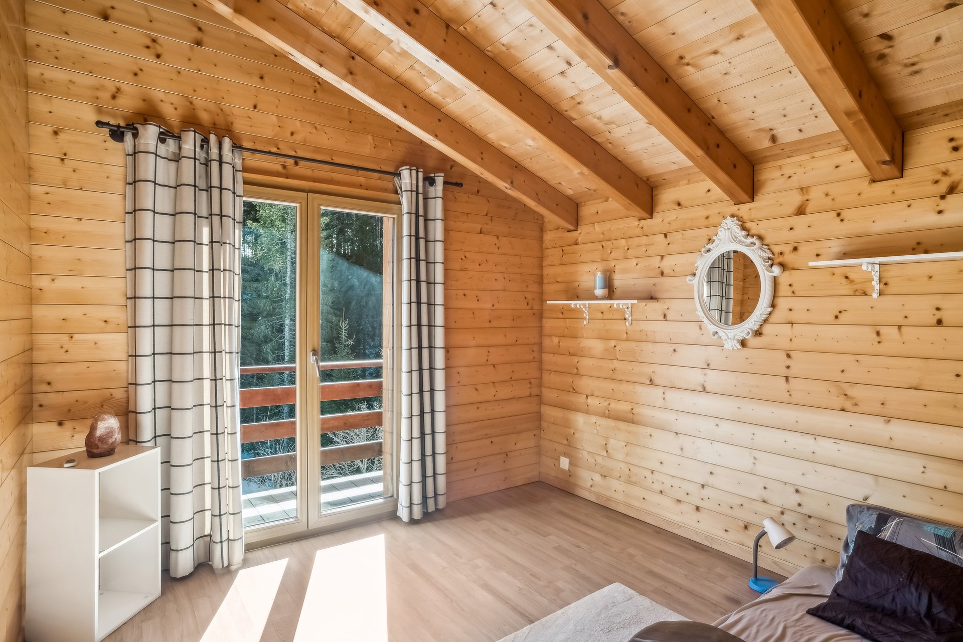 600335-A-backbonephoto-032