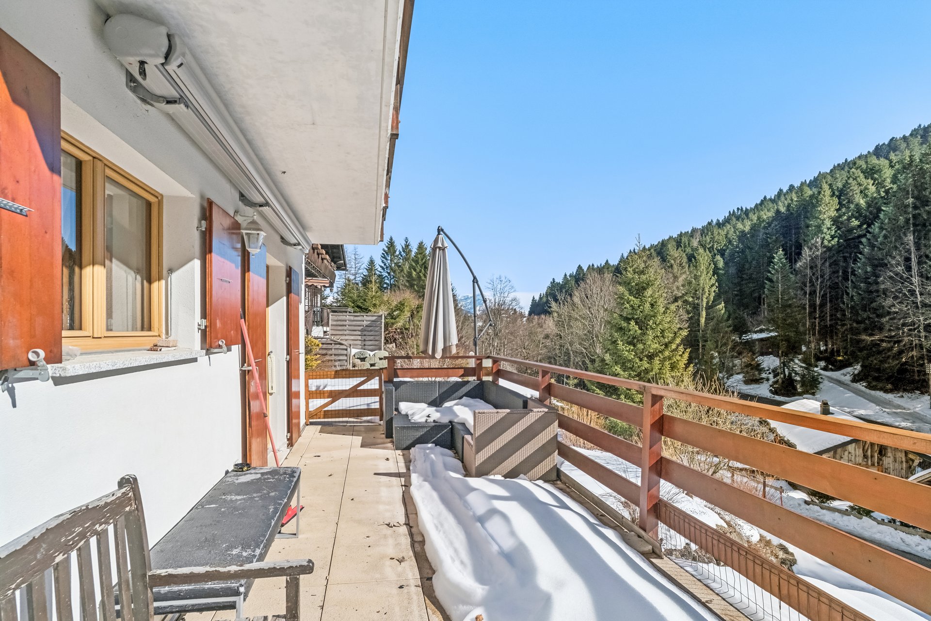 600335-A-backbonephoto-041