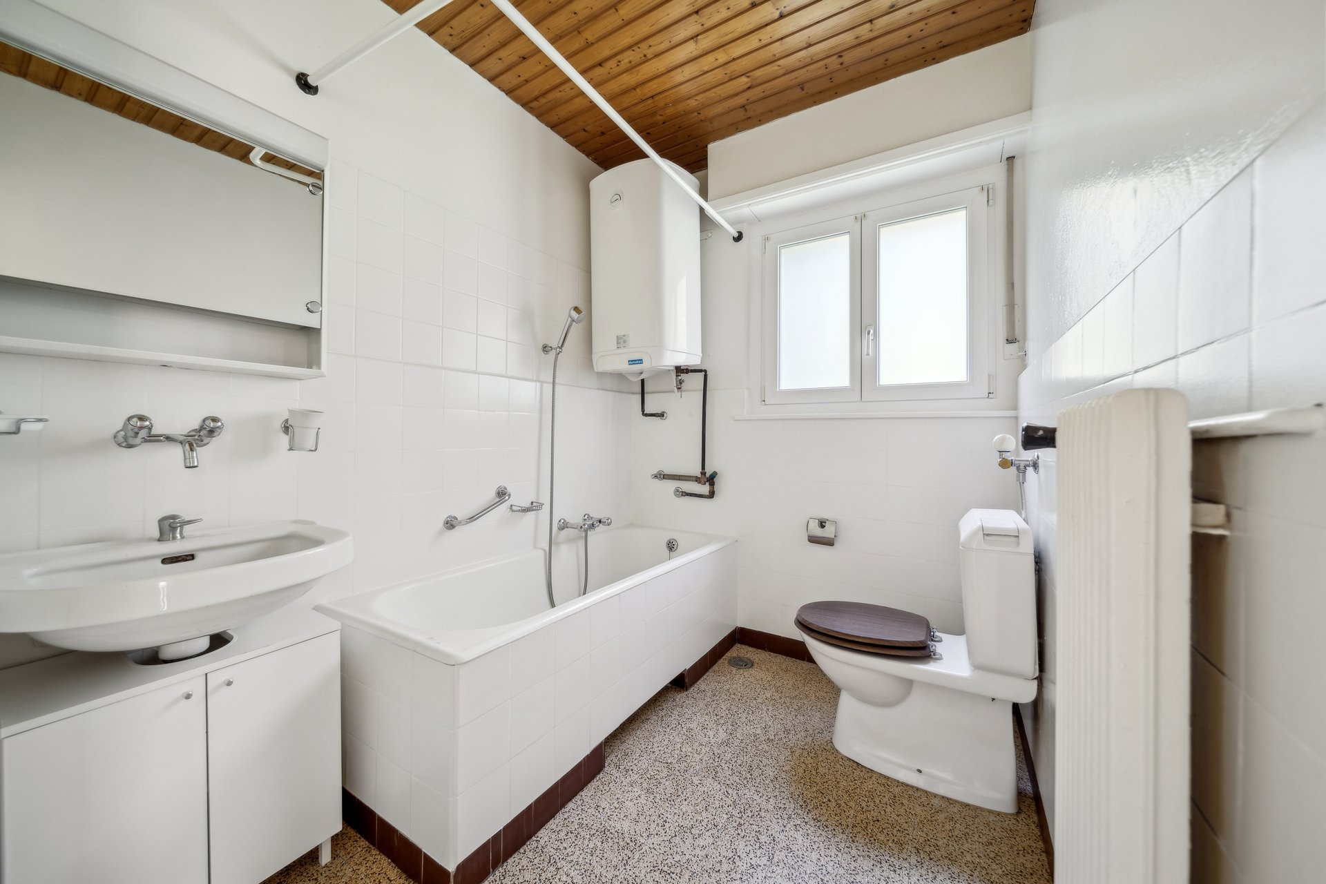 600954-A-backbonephoto-024