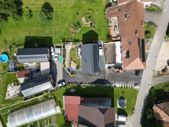 Luftaufnahme eines Wohngrundstücks