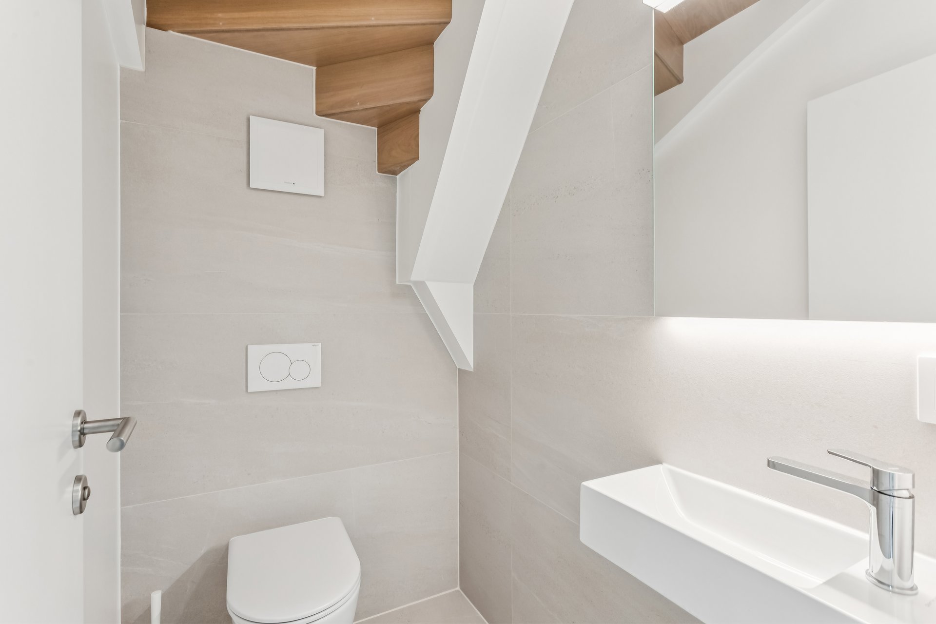 605976-A-backbonephoto-013