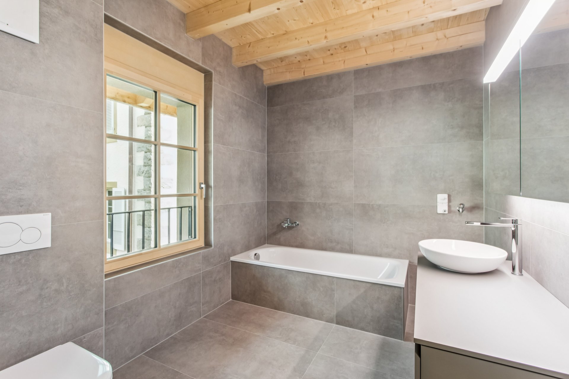 605976-A-backbonephoto-025