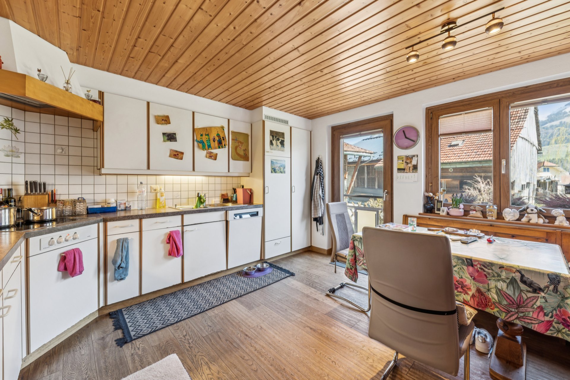 607092-A-backbonephoto-013