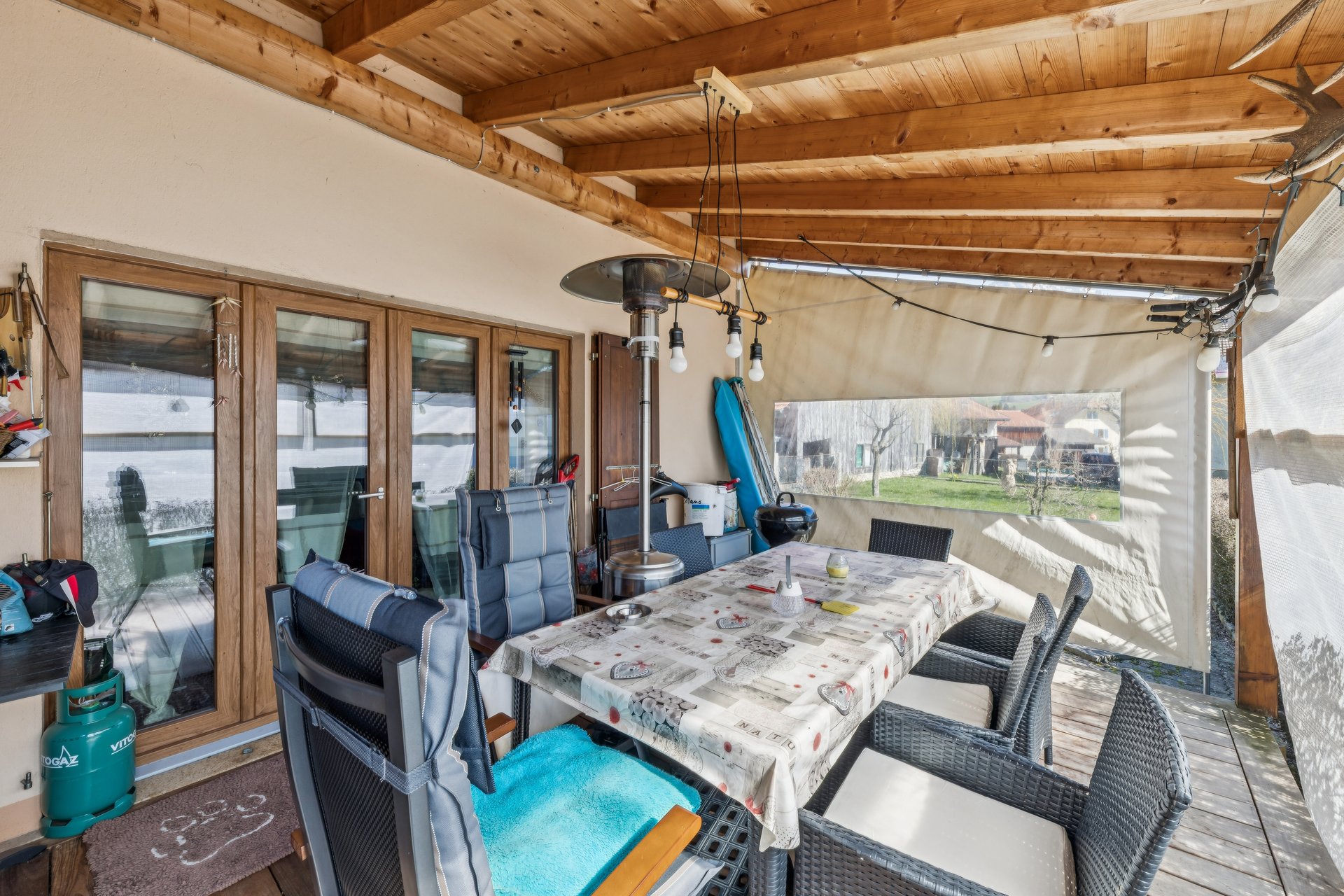 607092-A-backbonephoto-040