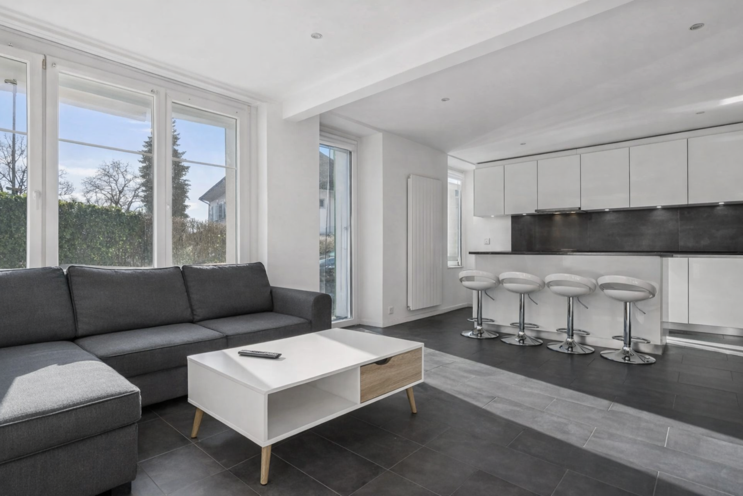 Maison avec trois appartements dans un cadre paisible à Marnand - Photo de présentation