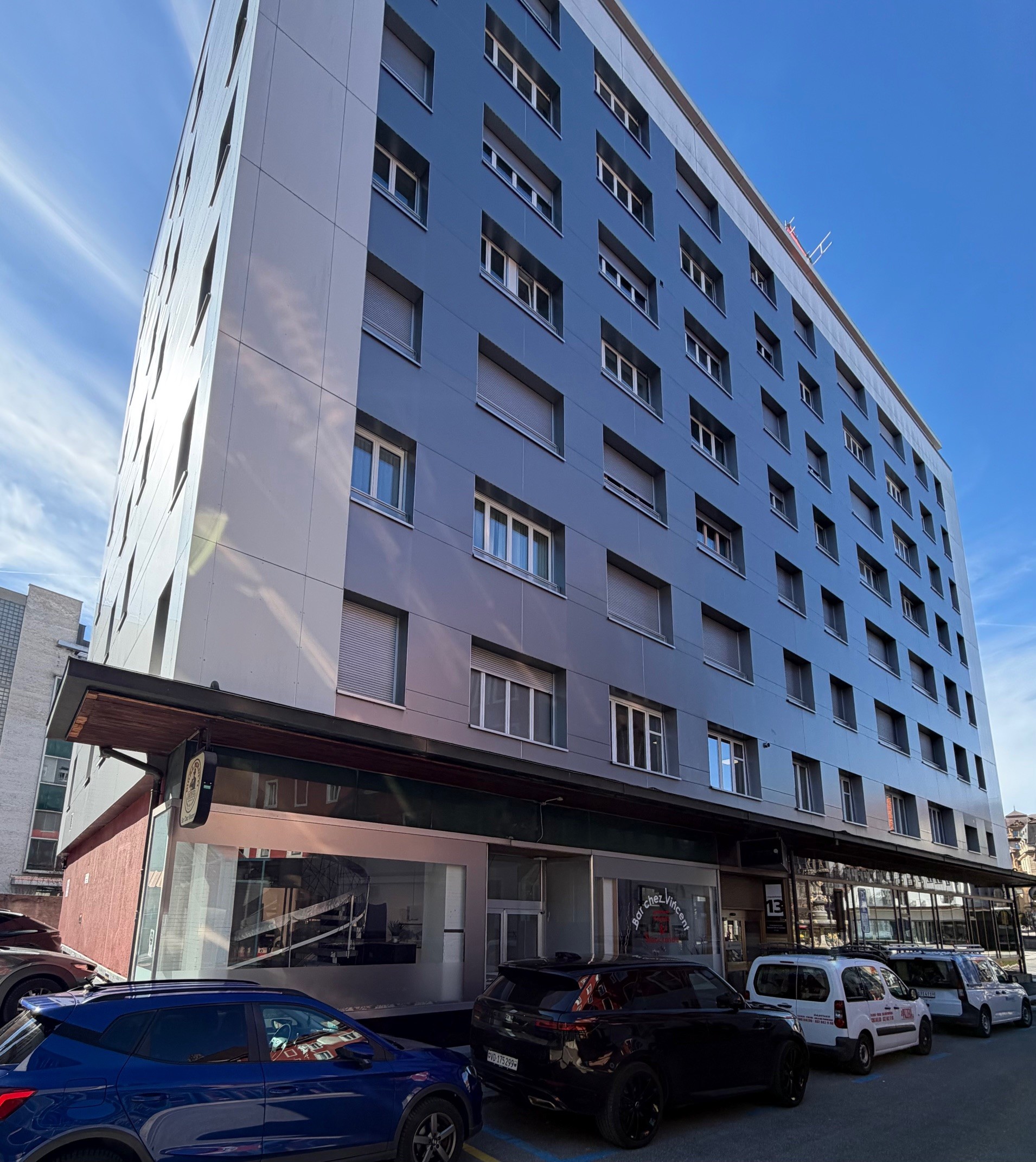 Photo_facade_immeuble_cafe-restaurant