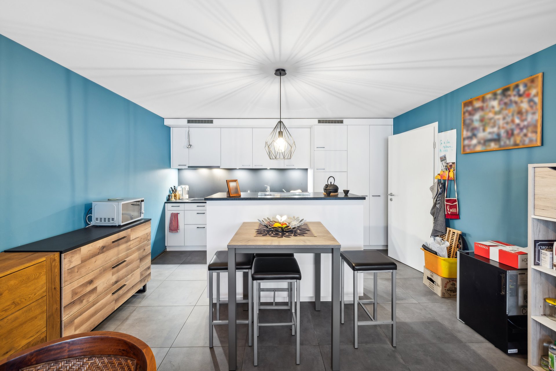 knnauuphow__backbone_515632-a_028_web