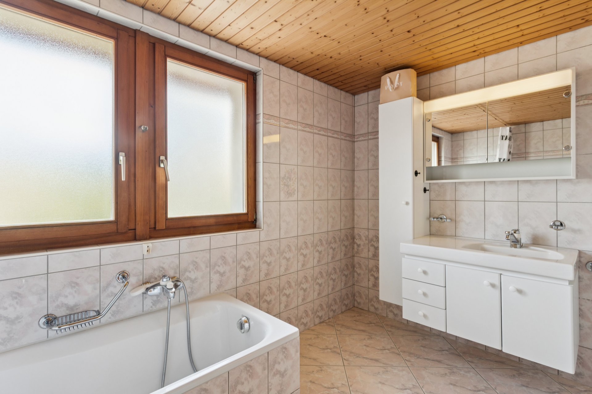 610522-A-backbonephoto-022