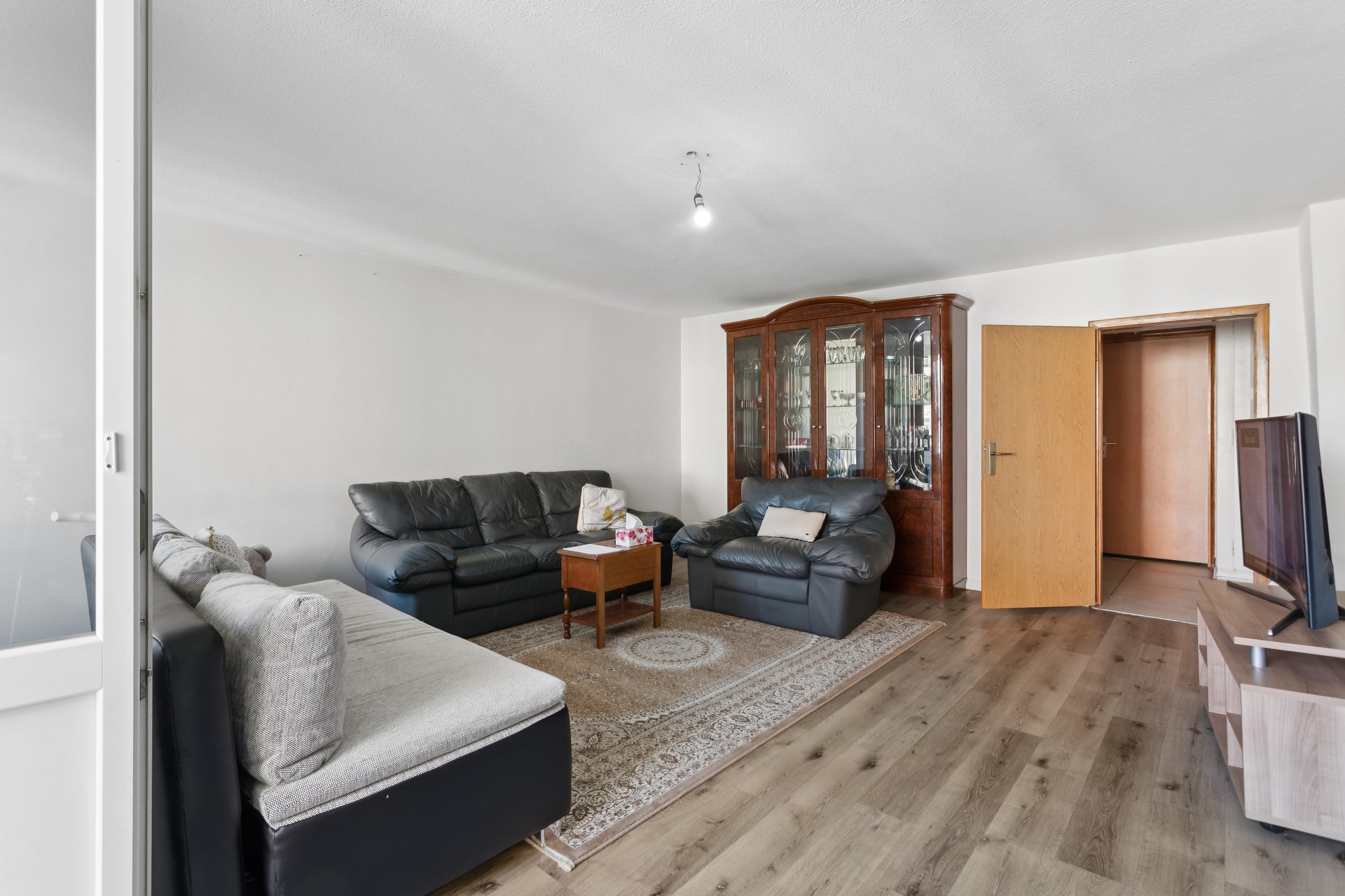 613384-A-backbonephoto-016