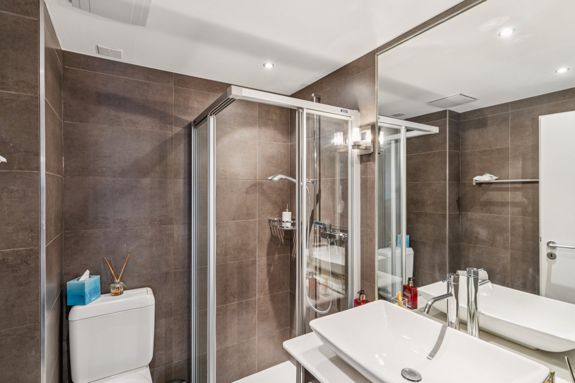 614085-A-backbonephoto-026_WEB