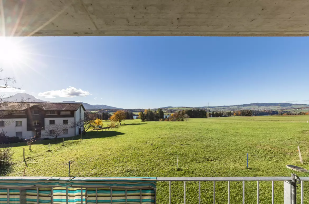 Vue__uGdCUF8mj3_RlCEit3ABM