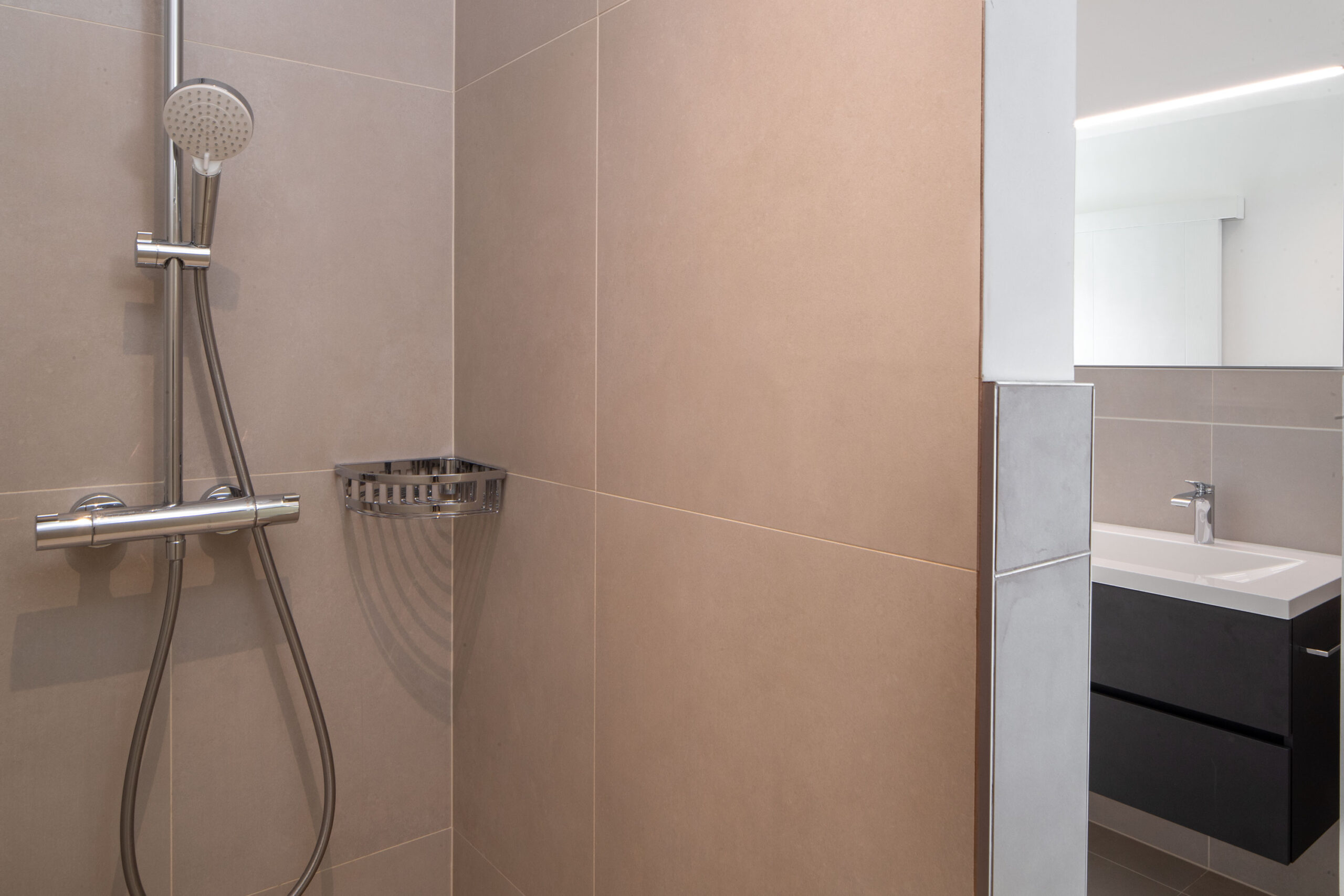 pcakrsozpu__espace-de-douche-chambre-1-etage-2